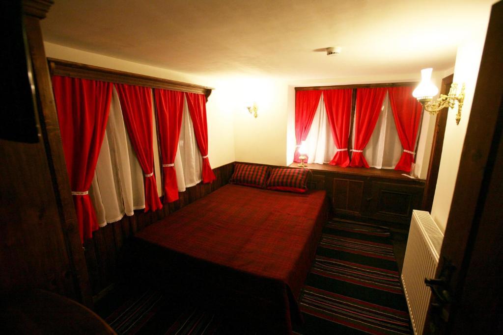 Djudjeva Kyshta Hotel Panagyurishte Quarto foto