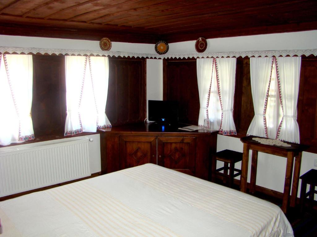 Djudjeva Kyshta Hotel Panagyurishte Quarto foto